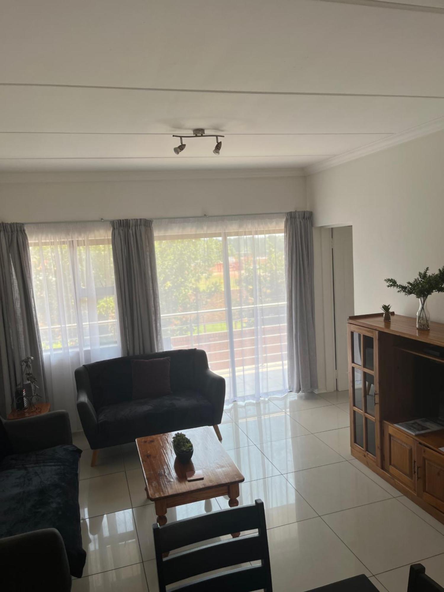 Or Tambo Self Catering Apartments, The Willows Boksburg Exterior foto