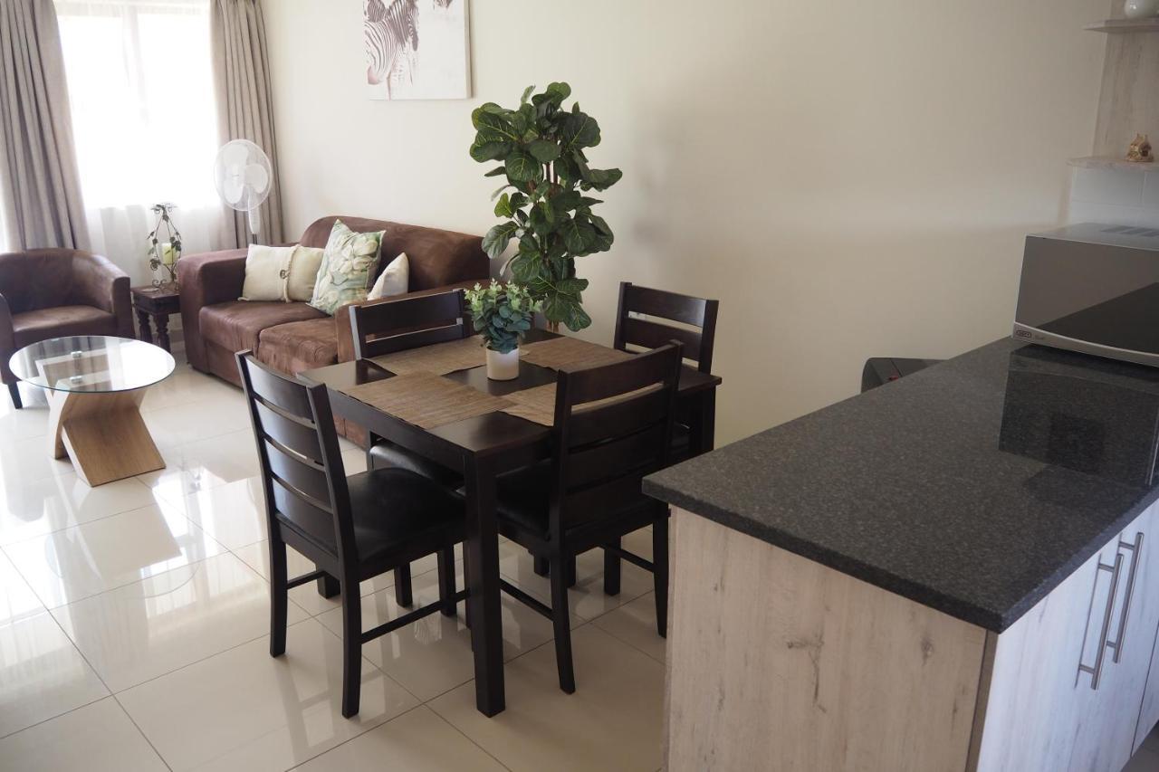 Or Tambo Self Catering Apartments, The Willows Boksburg Exterior foto